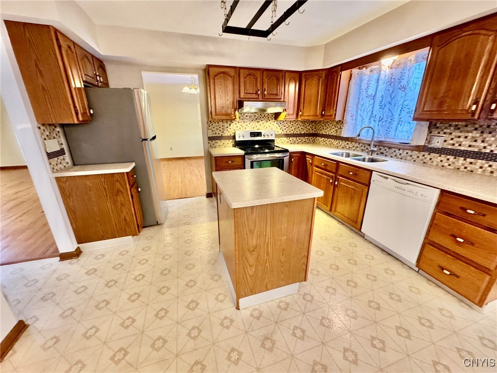 6213 Diffin Road Cicero, NY 13039 - Photo 13 of 30