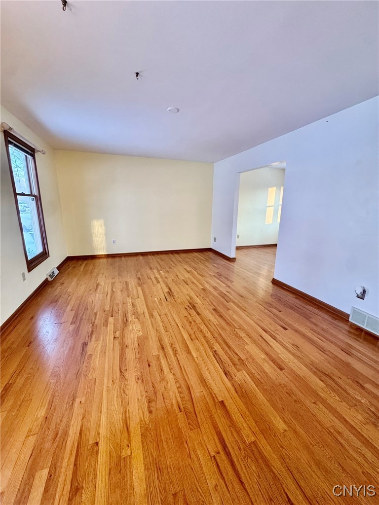 6213 Diffin Road Cicero, NY 13039 - Photo 4 of 30