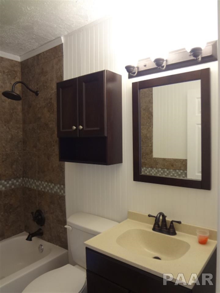 119 Berry Road Marquette Heights, IL 61554 - Photo 11 of 18 Gallery Image 11
