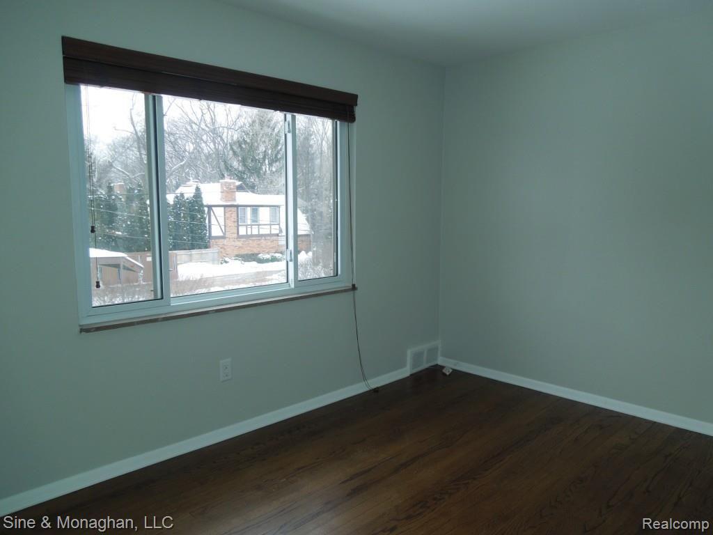 931 North Adams Road, Unit 8 Birmingham, MI 48009 - Photo 14 of 24