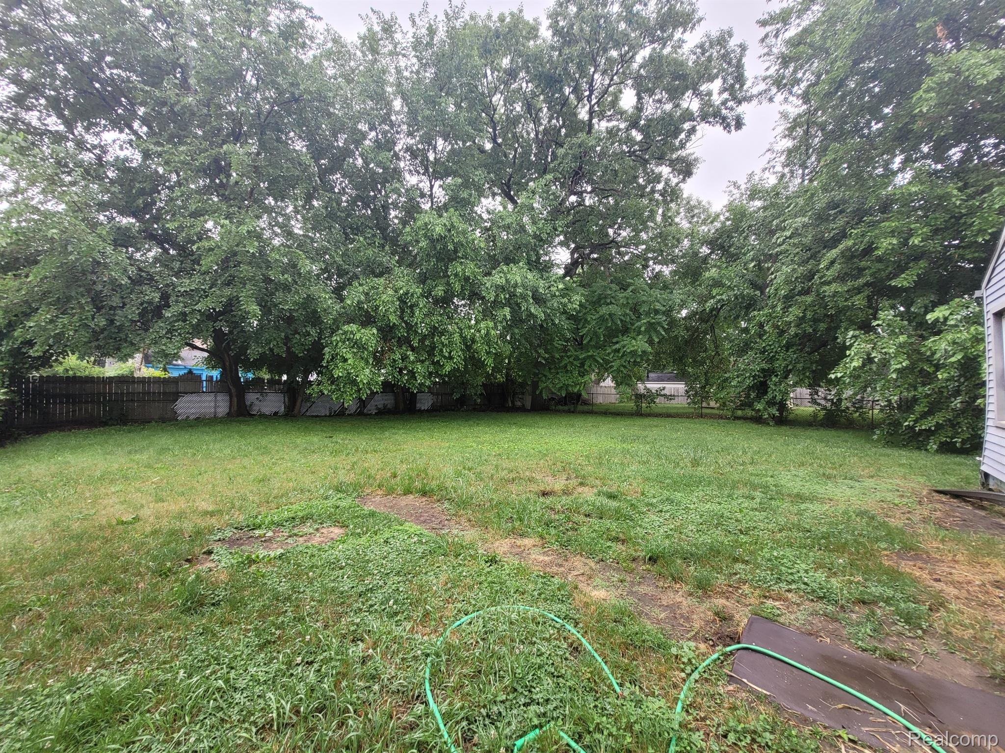 1986 Rome Avenue Warren, MI 48091 - Photo 26 of 29 Huge Back Yard View 2