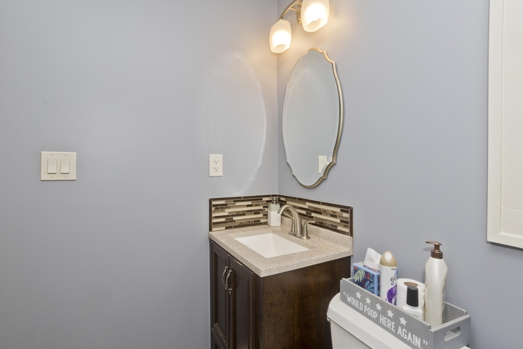 37 Hartford Terrace Springfield, MA 01118 - Photo 12 of 23 Gallery Image 12