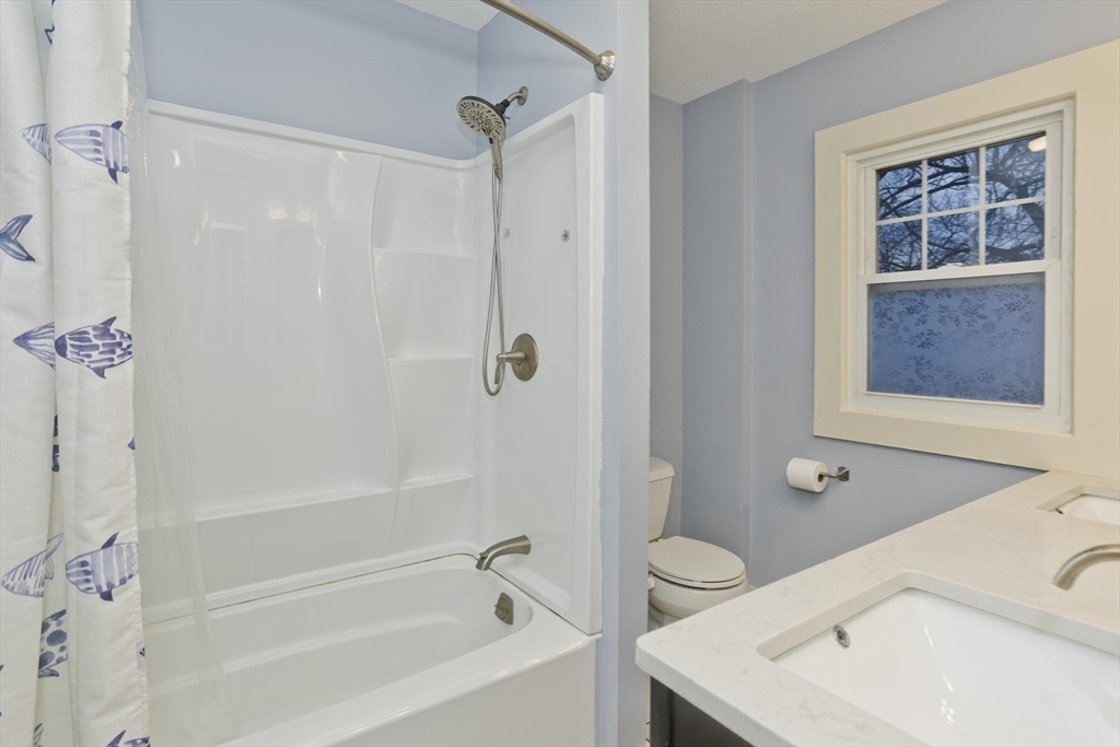 37 Hartford Terrace Springfield, MA 01118 - Photo 17 of 23 Gallery Image 17