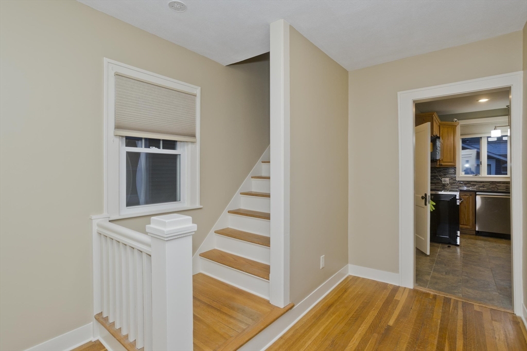 37 Hartford Terrace Springfield, MA 01118 - Photo 4 of 23 Gallery Image 4