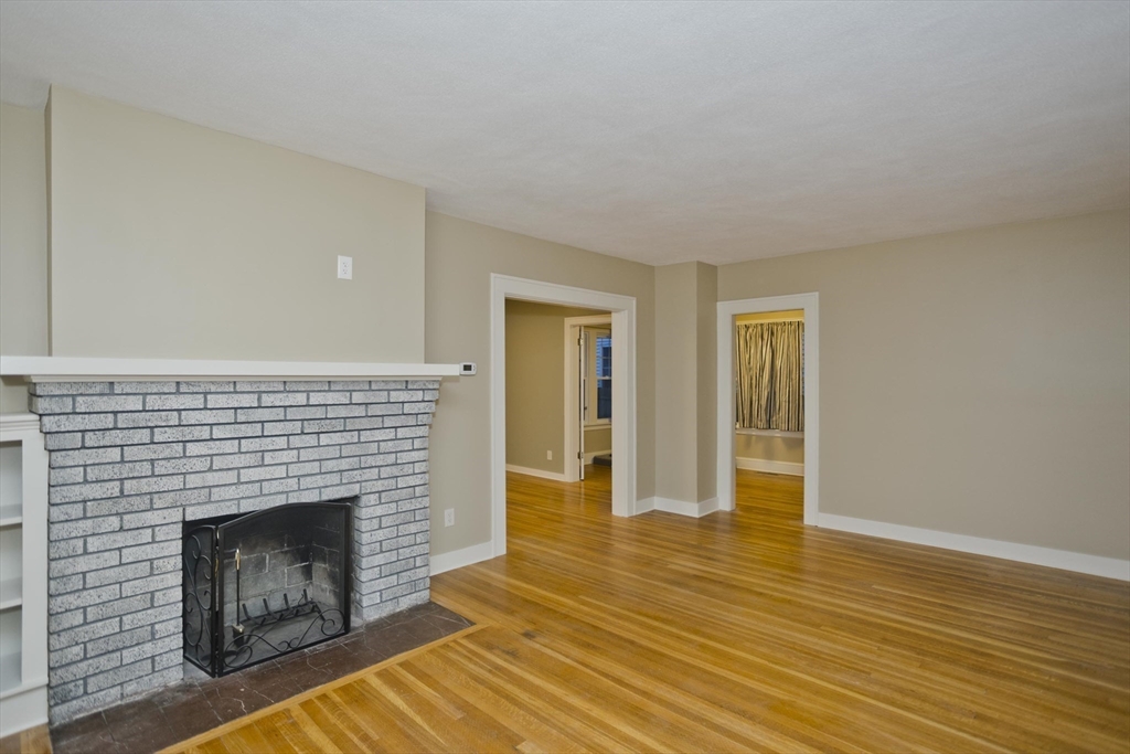 37 Hartford Terrace Springfield, MA 01118 - Photo 5 of 23 Gallery Image 5