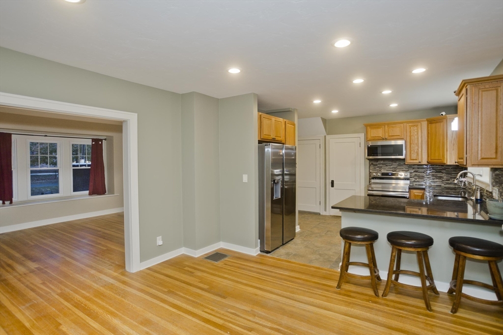 37 Hartford Terrace Springfield, MA 01118 - Photo 7 of 23 Gallery Image 7