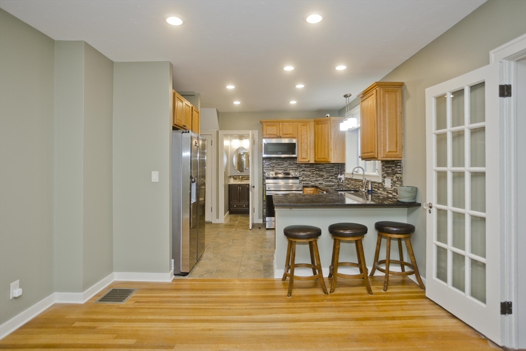 37 Hartford Terrace Springfield, MA 01118 - Photo 8 of 23 Gallery Image 8