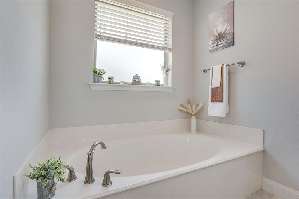 120 Saddle Ridge Drive Godley, TX 76044 - Photo 24 of 38 Gallery Image 24