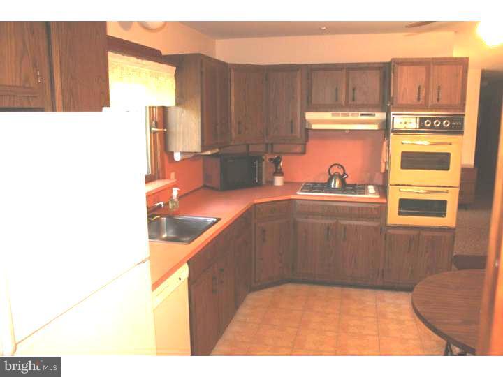 1355 County Line Road Huntingdon Valley, PA 19006 - Photo 9 of 19 Gallery Image 9