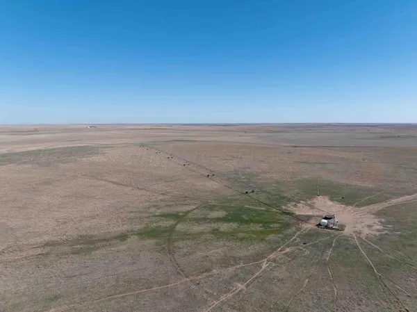 $3,658,500 | 813 Ac, Follett, TX 79034