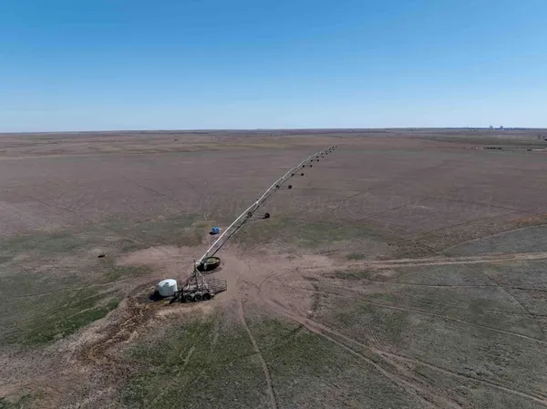 $3,658,500 | 813 Ac, Follett, TX 79034