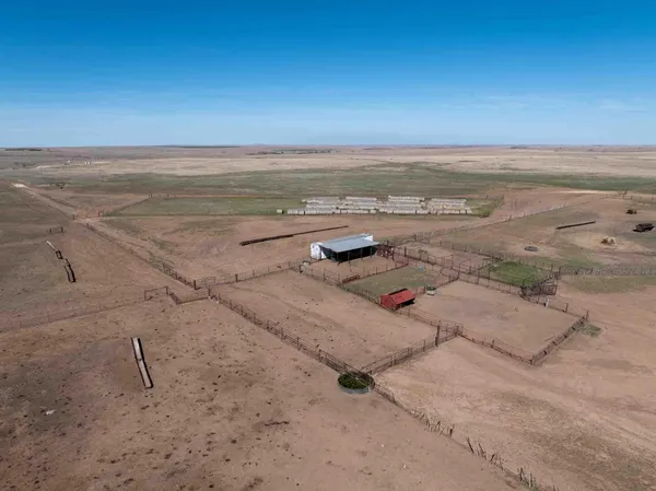 $3,658,500 | 813 Ac, Follett, TX 79034