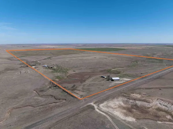 $3,658,500 | 813 Ac, Follett, TX 79034