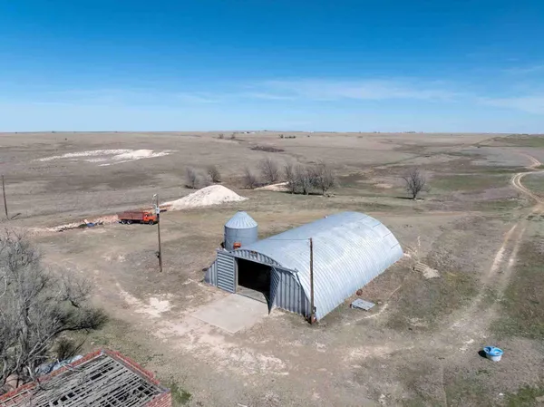 $3,658,500 | 813 Ac, Follett, TX 79034