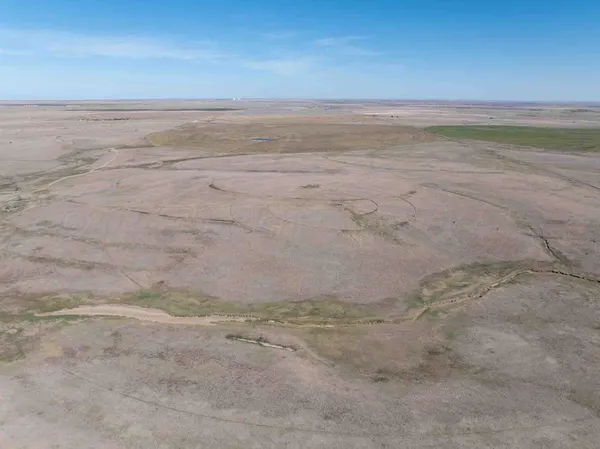 $3,658,500 | 813 Ac, Follett, TX 79034