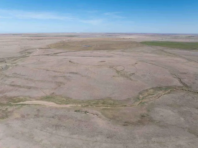 $3,658,500 | 813 Ac, Follett, TX 79034