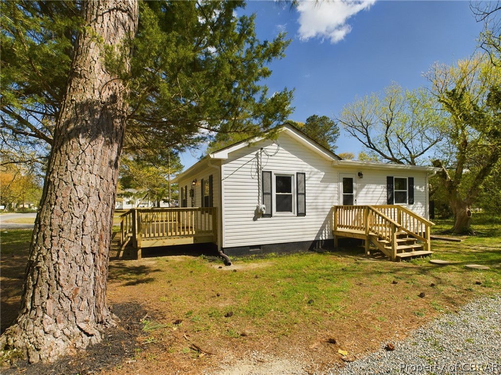 6864 Fields Landing Road Hayes, VA 23072 - Photo 3 of 34