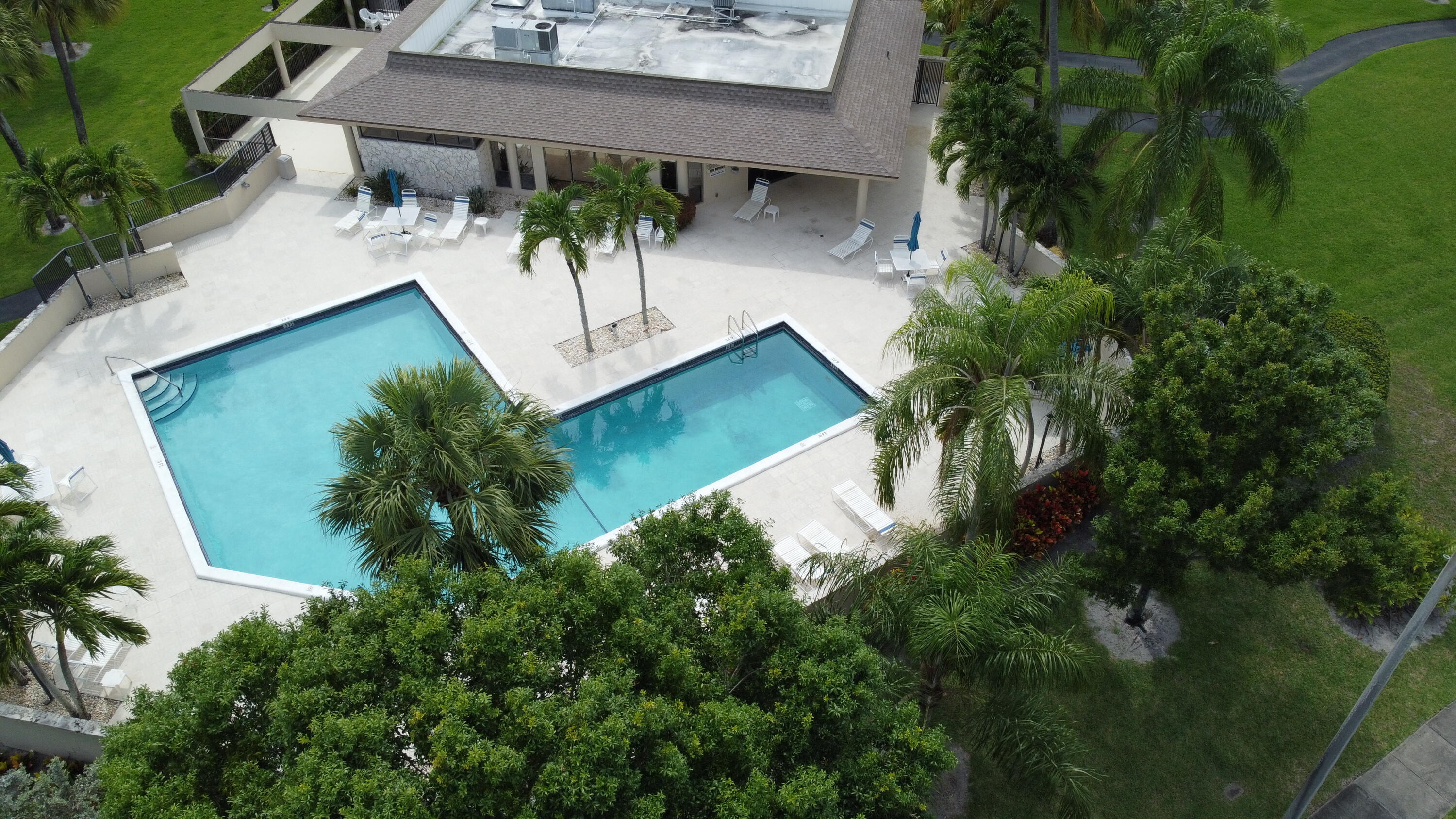 297 Deer Creek Boulevard, Unit 1305 Deerfield Beach, FL 33442 - Photo 19 of 51 an aerial view of a house