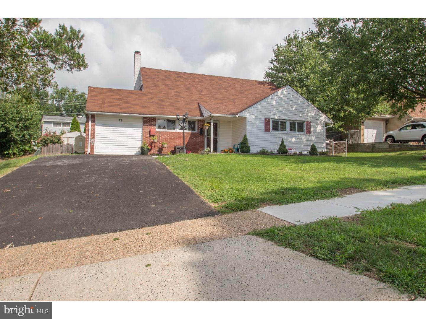 17 Hydrangea Road Levittown, PA 19056 - Photo 2 of 18 Exterior Front