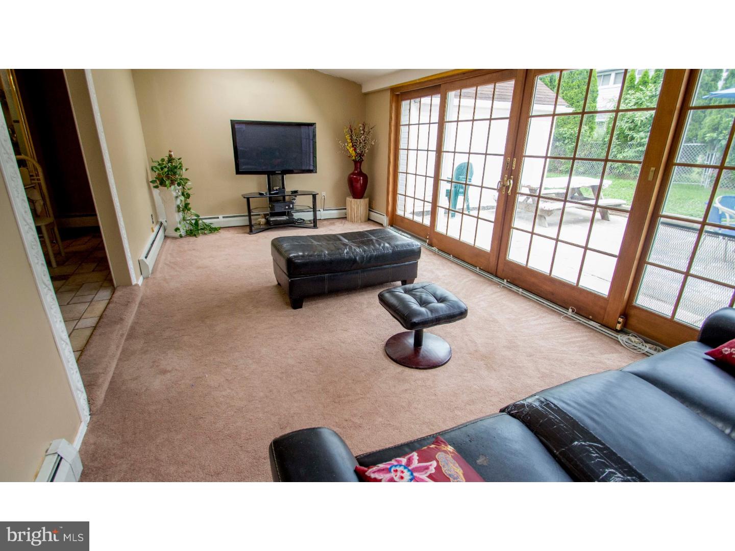 17 Hydrangea Road Levittown, PA 19056 - Photo 11 of 18 Family Room