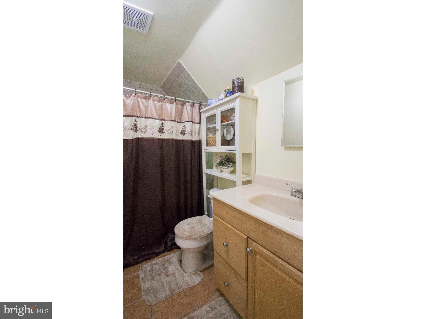 17 Hydrangea Road Levittown, PA 19056 - Photo 17 of 18 Bathroom