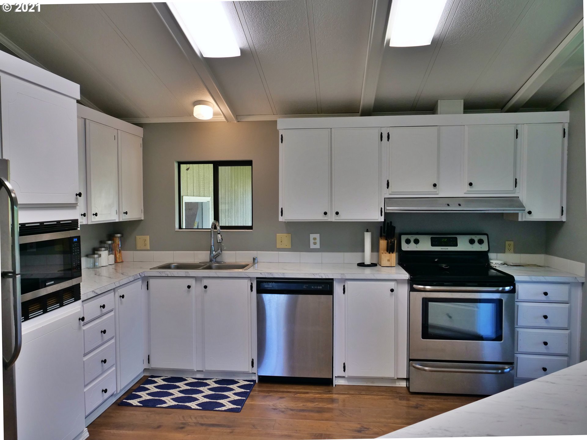 28070 South Cramer Road Canby, OR 97013 - Photo 4 of 17