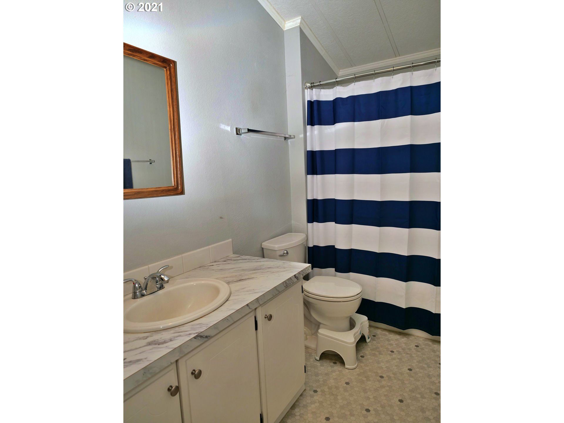 28070 South Cramer Road Canby, OR 97013 - Photo 10 of 17
