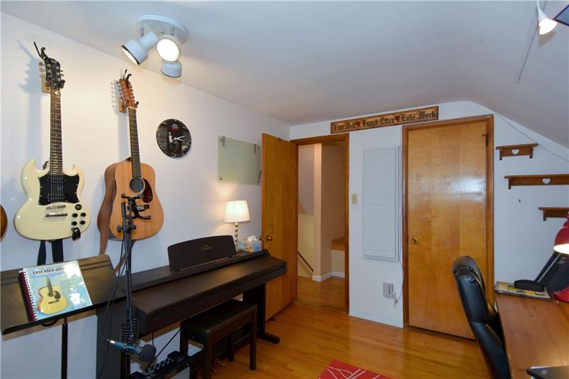 1529 Anderson Road Pittsburgh, PA 15209 - Photo 15 of 24
