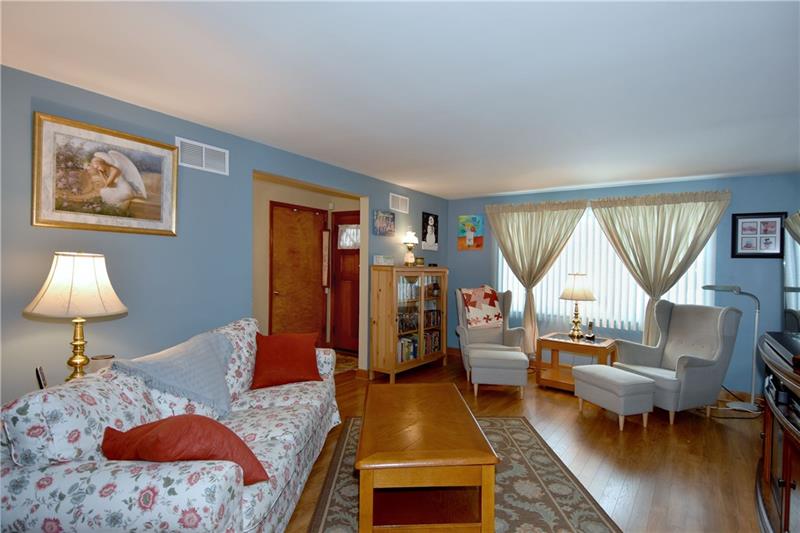 1529 Anderson Road Pittsburgh, PA 15209 - Photo 4 of 24