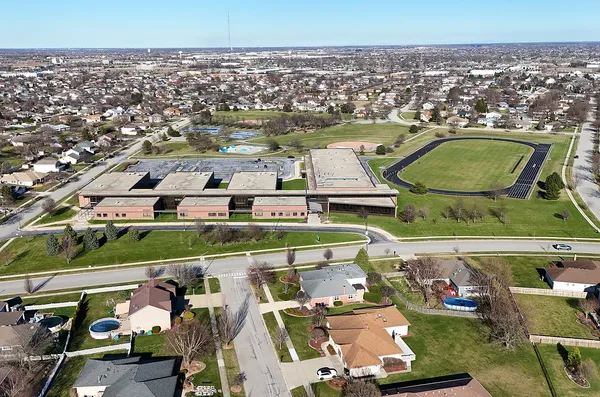 $250,000 | 10291 Cambridge Drive, Mokena, IL 60448