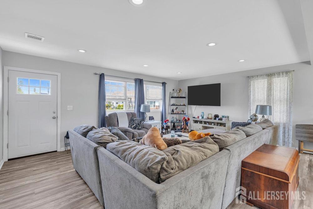 33 Altamont Road Edison, NJ 08817 - Photo 11 of 37