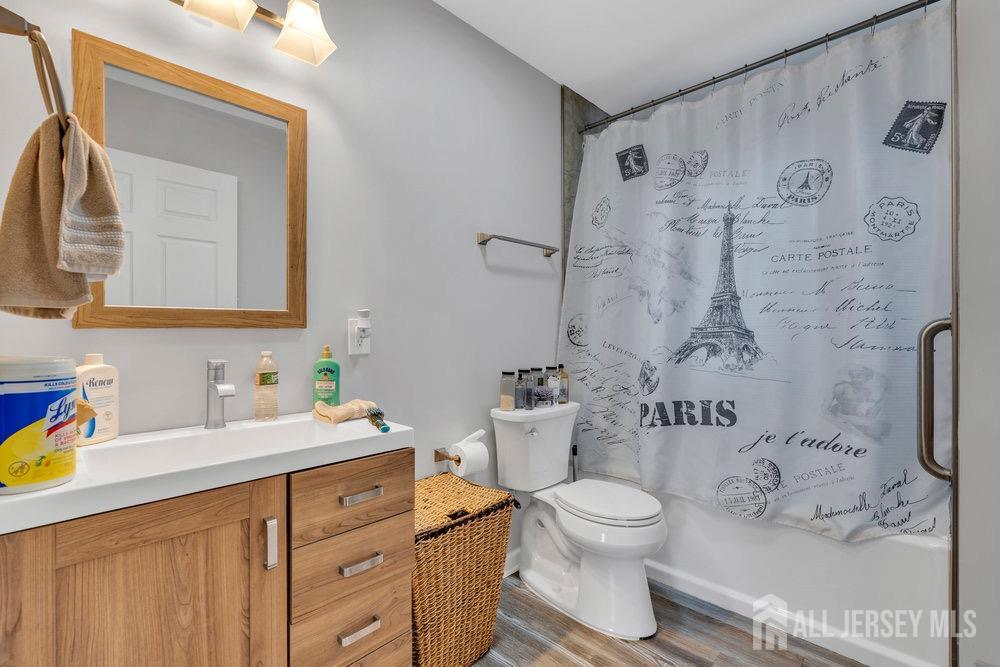 33 Altamont Road Edison, NJ 08817 - Photo 24 of 37