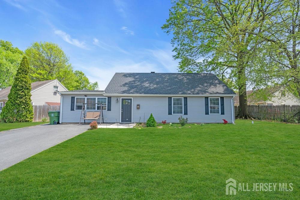 33 Altamont Road Edison, NJ 08817 - Photo 4 of 37
