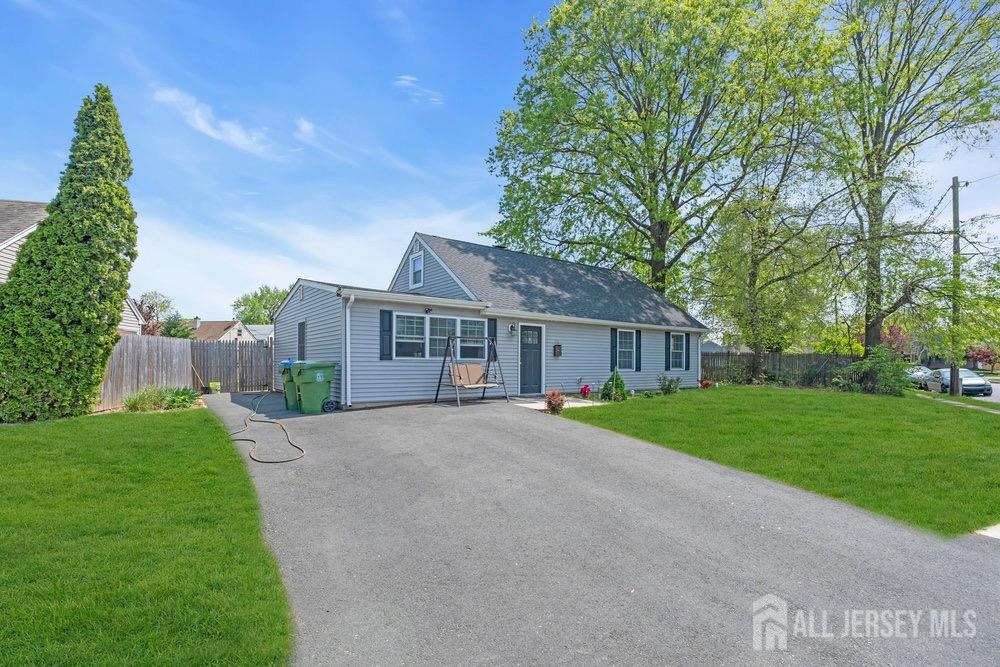 33 Altamont Road Edison, NJ 08817 - Photo 5 of 37