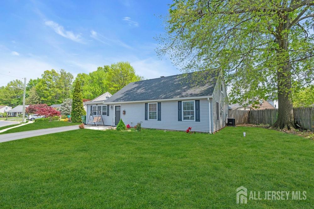 33 Altamont Road Edison, NJ 08817 - Photo 6 of 37
