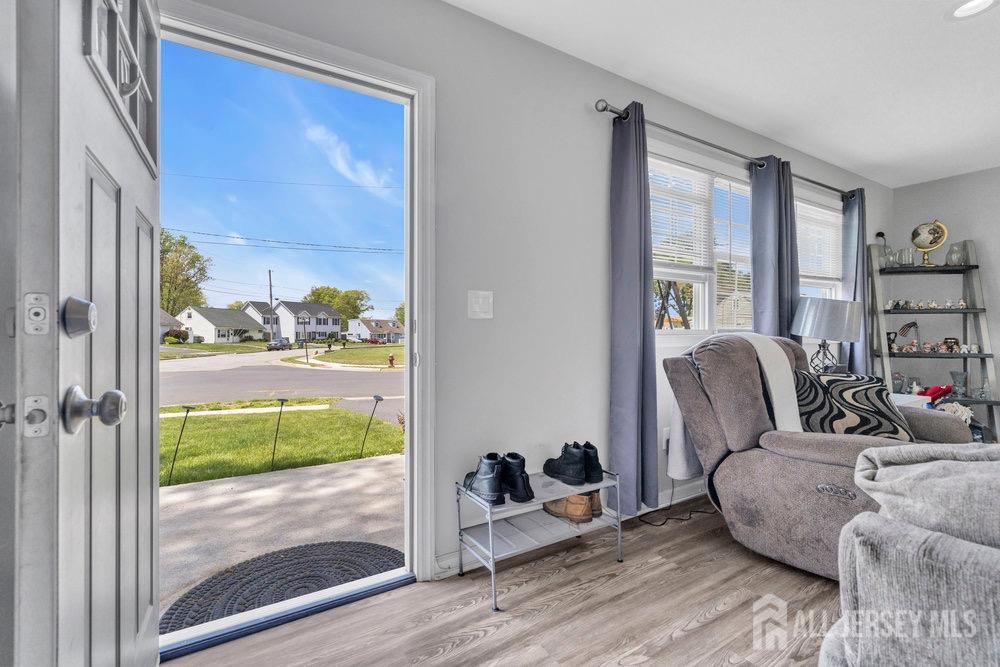 33 Altamont Road Edison, NJ 08817 - Photo 9 of 37