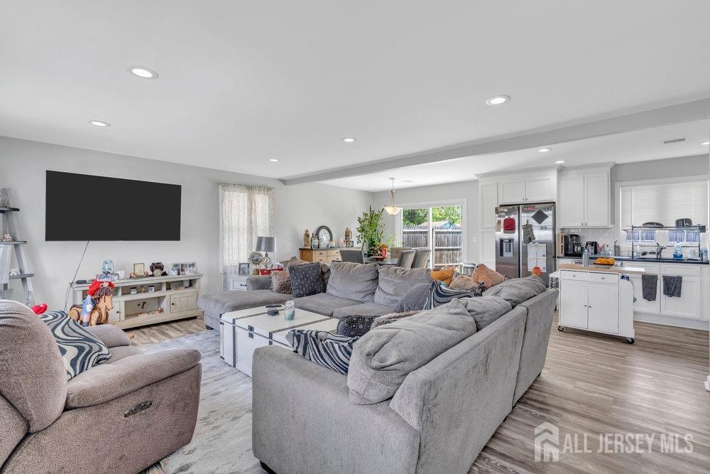 33 Altamont Road Edison, NJ 08817 - Photo 10 of 37