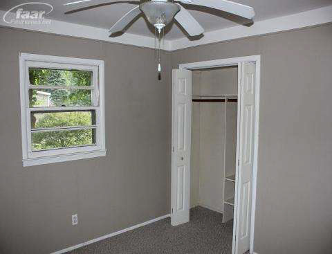 1232 South Vassar Road Burton, MI 48509 - Photo 11 of 27 20152652-10.JPG