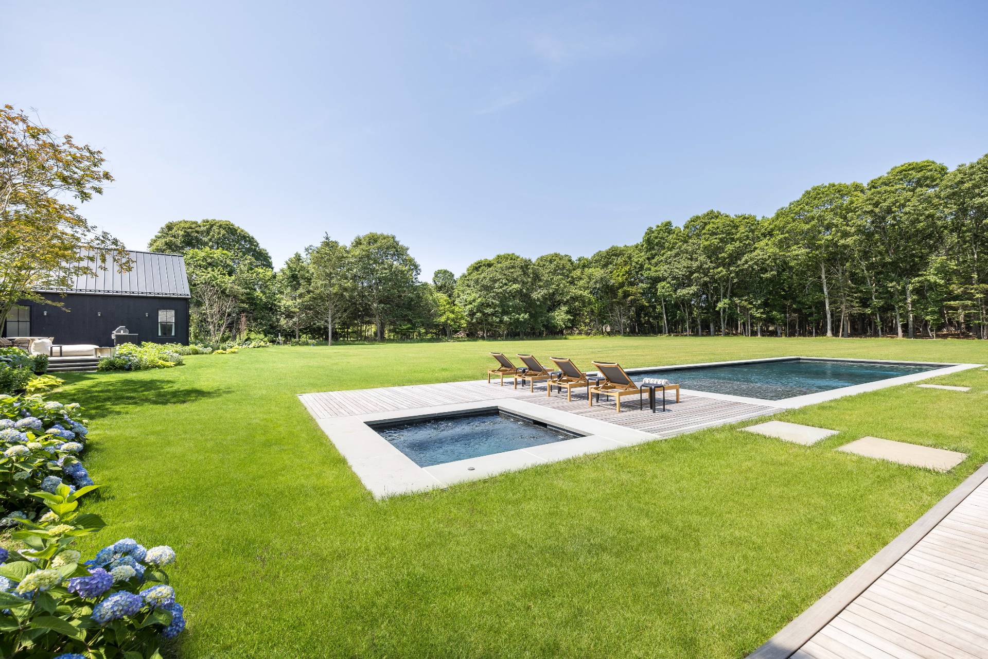 755 Springs Fireplace Road East Hampton, NY 11937 - Photo 11 of 40