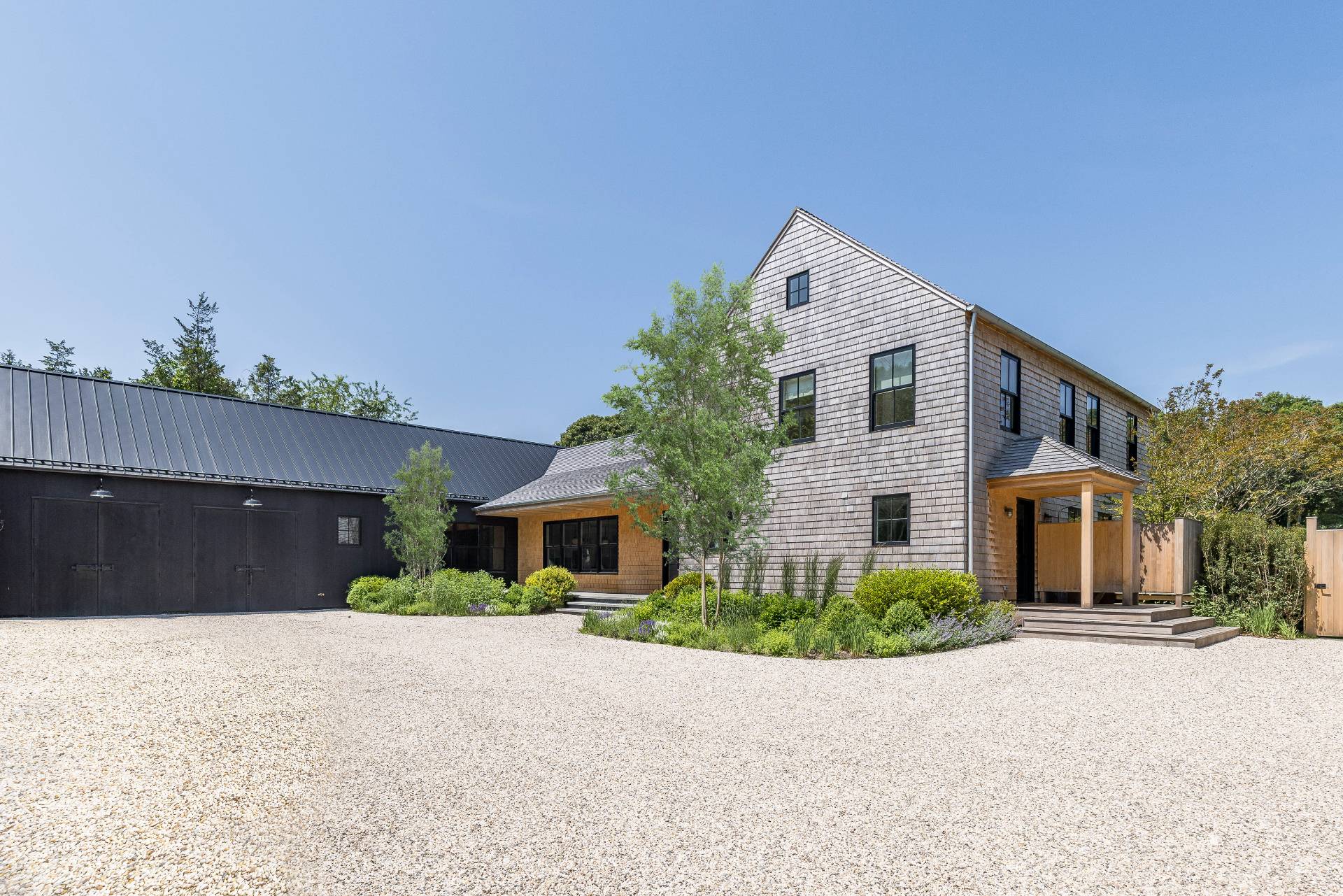 755 Springs Fireplace Road East Hampton, NY 11937 - Photo 3 of 40