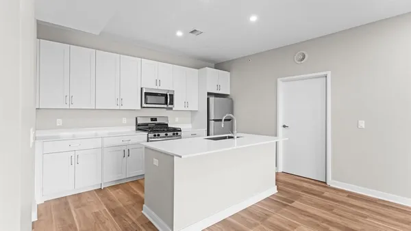 $3,230 | 475 Communipaw Avenue, Unit 409, Jersey City, NJ 07304