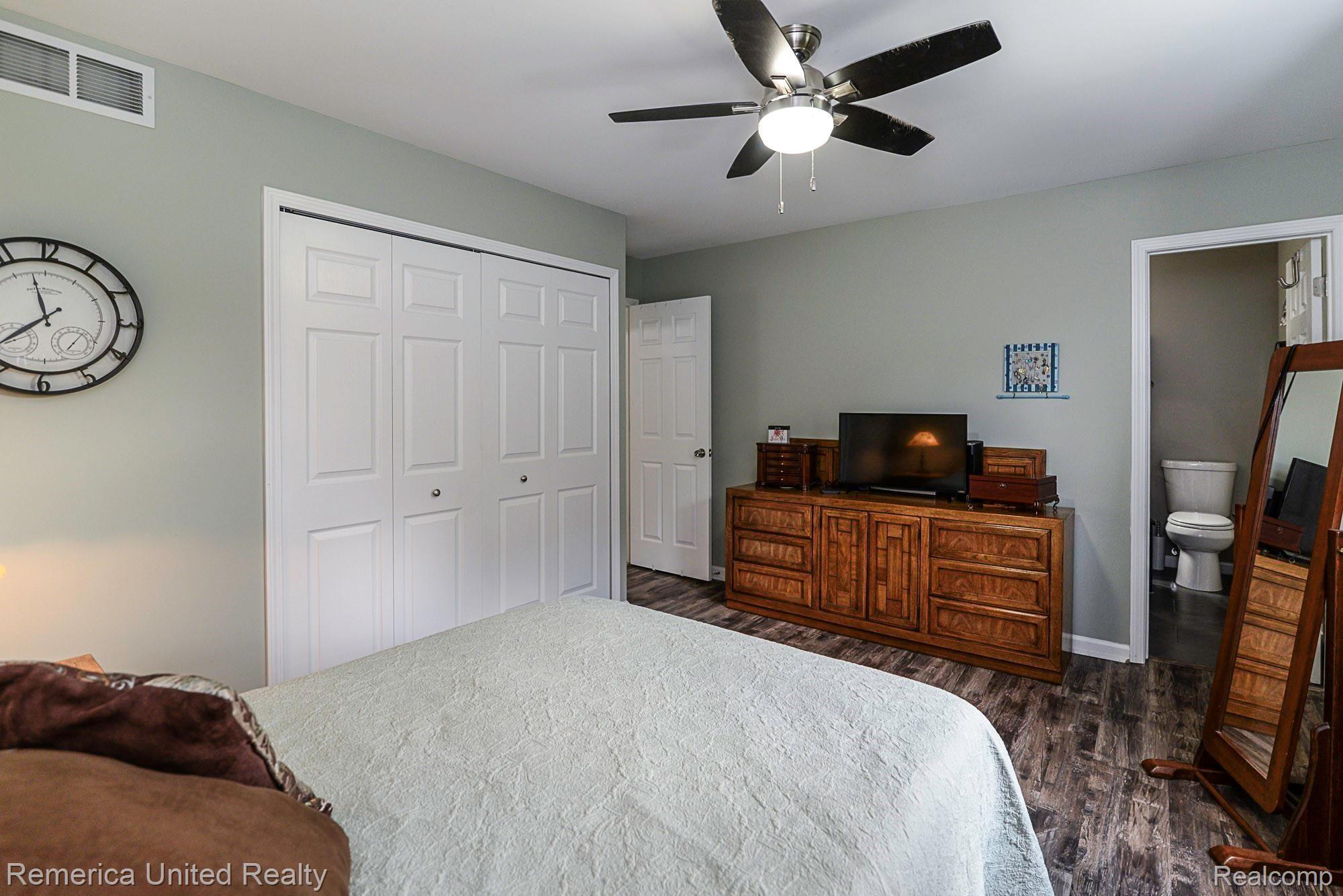 1285 West Cook Road Grand Blanc, MI 48439 - Photo 25 of 47 DSC_0871.jpg