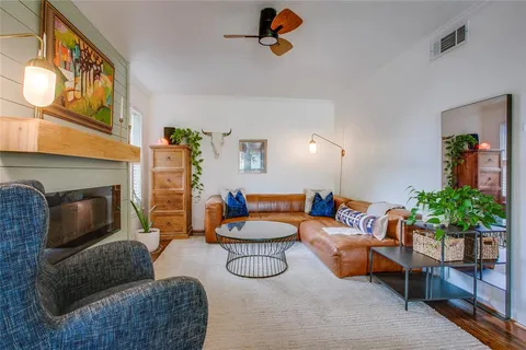 $395,000 | 2627 West 10th Street, Dallas, TX 75211