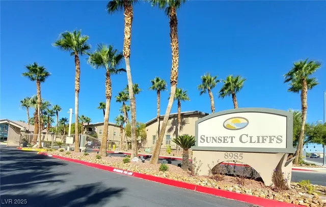 $1,995 | 8985 South Durango Drive, Unit 2014, Las Vegas, NV 89113