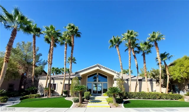 $1,995 | 8985 South Durango Drive, Unit 2014, Las Vegas, NV 89113