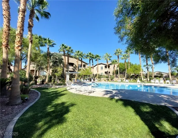 $1,995 | 8985 South Durango Drive, Unit 2014, Las Vegas, NV 89113