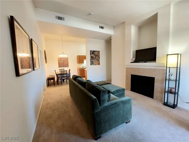 $1,995 | 8985 South Durango Drive, Unit 2014, Las Vegas, NV 89113