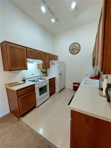 $1,995 | 8985 South Durango Drive, Unit 2014, Las Vegas, NV 89113