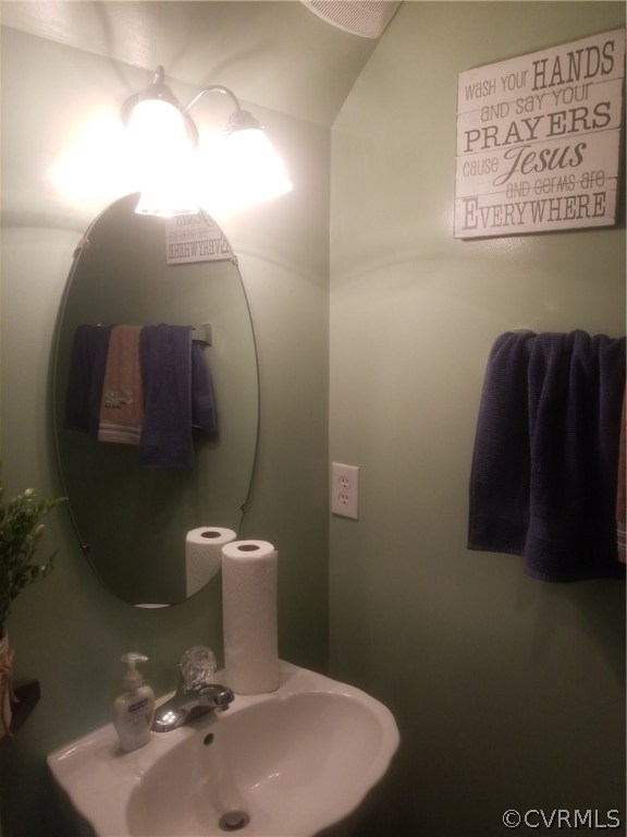 Half bath with fresh paint