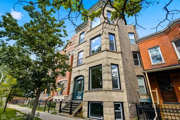 $2,895 | 3751 North Clifton Avenue, Unit 1, Chicago, IL 60613